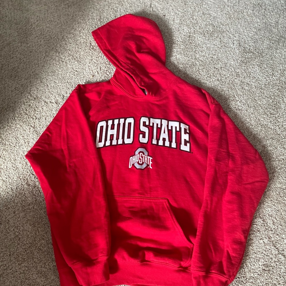 Women’s medium Ohio State sweatshirt